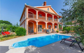 3 Bedroom Amazing Home In Liznjan